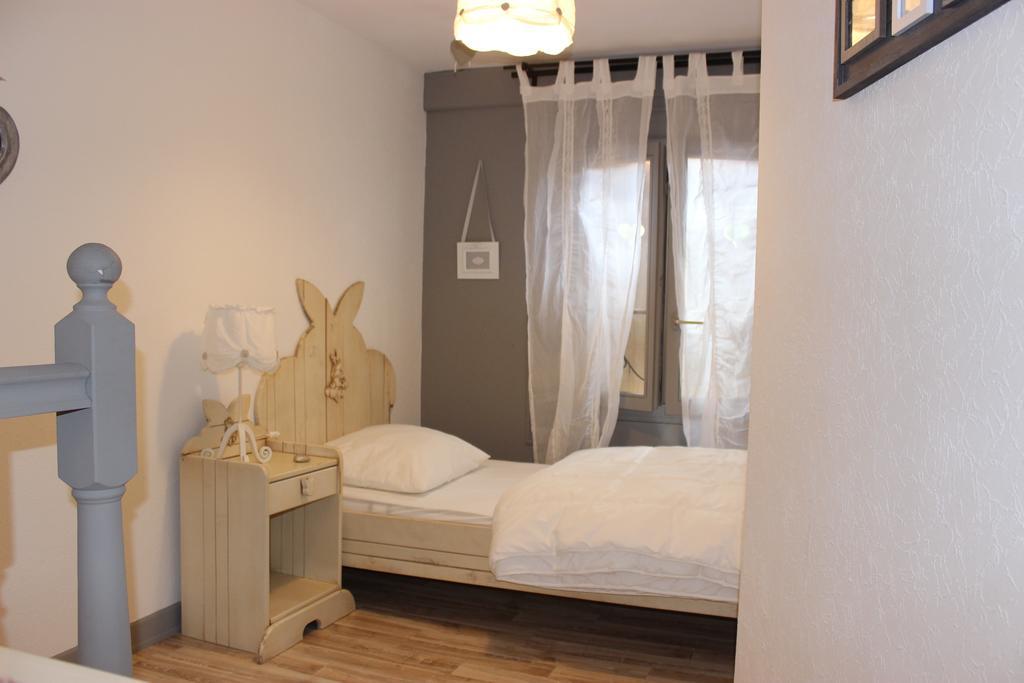 Gite Des 3 Chateaux Ribeauvillé Zimmer foto