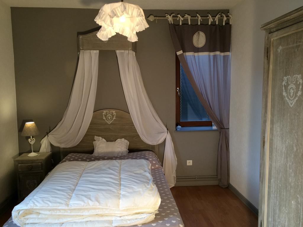 Gite Des 3 Chateaux Ribeauvillé Zimmer foto